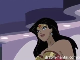 Superhero هنتاي - عجب امرأة ضد قبطان أمريكا